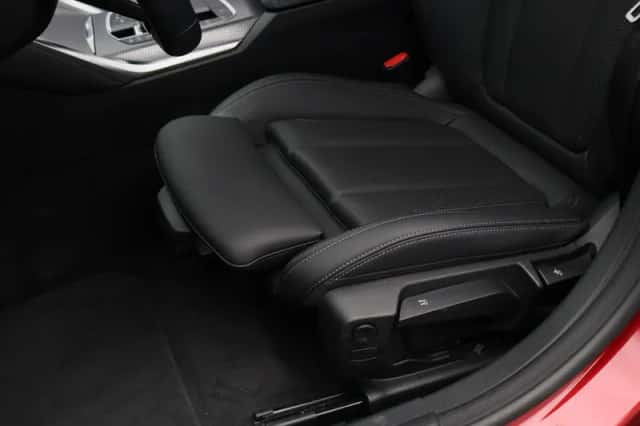 BMW i4 (2025) thumbnail 4