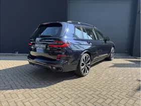 BMW X7 (2022) thumbnail 2