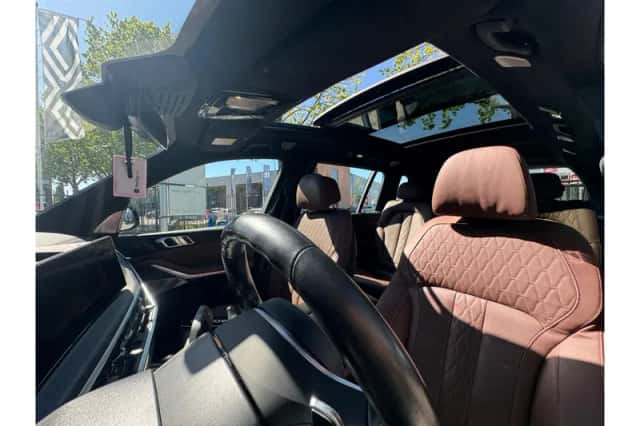 BMW X7 (2022) thumbnail 13