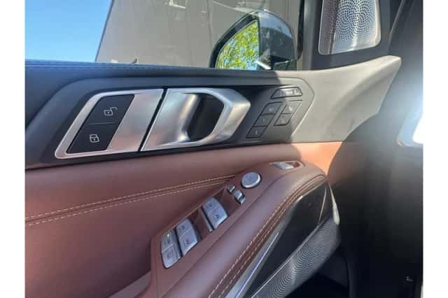 BMW X7 (2022) thumbnail 14