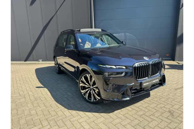 BMW X7 (2022) thumbnail 17