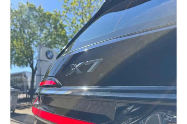 BMW X7 (2022) thumbnail 18