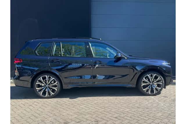 BMW X7 (2022) thumbnail 5