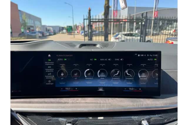 BMW X7 (2022) thumbnail 7