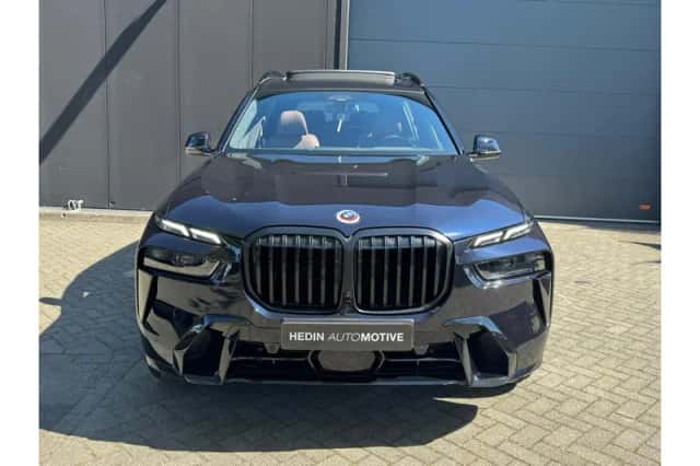 BMW X7 (2022) thumbnail 9
