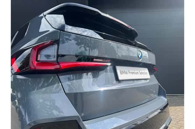 BMW iX1 (2023) thumbnail 12