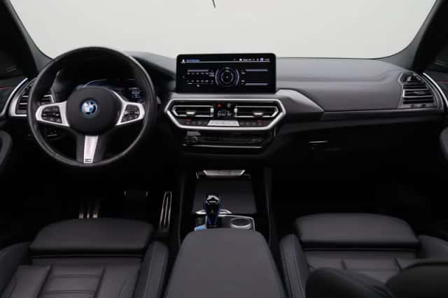 BMW iX3 (2023) thumbnail 3