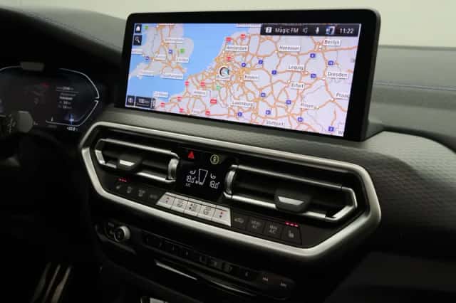 BMW iX3 (2023) thumbnail 5
