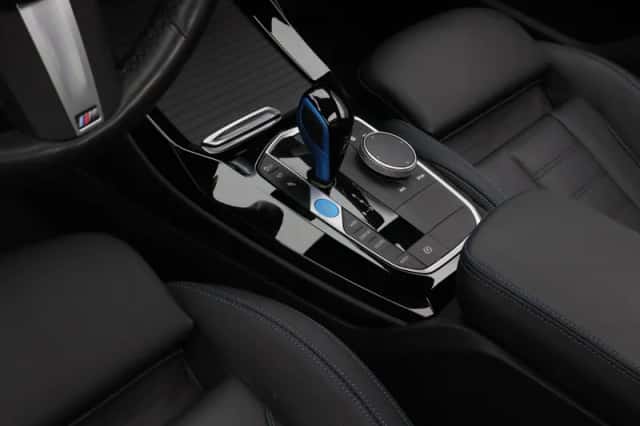 BMW iX3 (2023) thumbnail 6