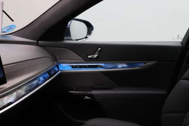 BMW 7-Serie (2024) thumbnail 19