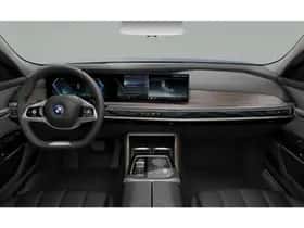 BMW 7-Serie (2024) thumbnail 3