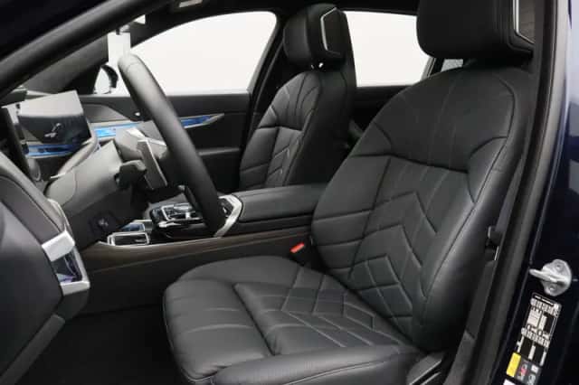 BMW 7-Serie (2024) thumbnail 23