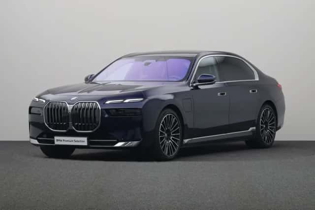 BMW 7-Serie (2024) thumbnail 4