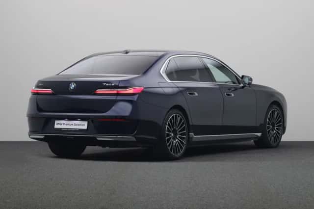 BMW 7-Serie (2024) thumbnail 5