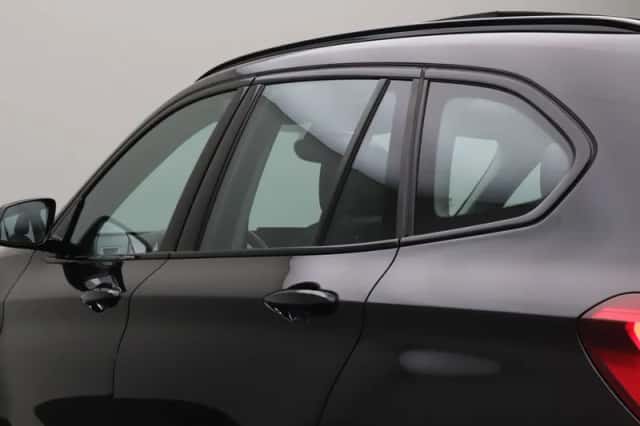 BMW X1 (2021) thumbnail 8