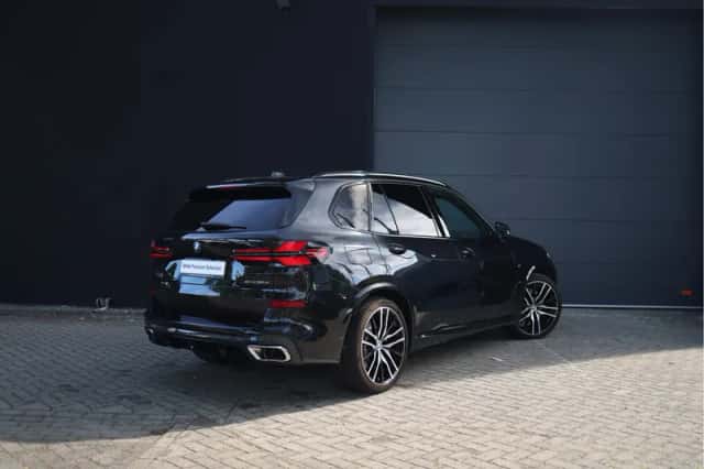 BMW X5 (2025) thumbnail 2