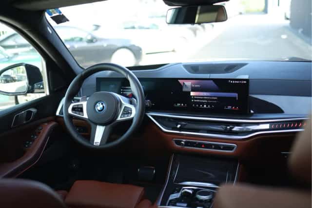 BMW X5 (2025) thumbnail 3