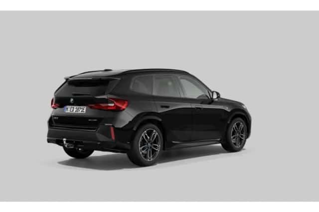 BMW iX1 (2024) thumbnail 2