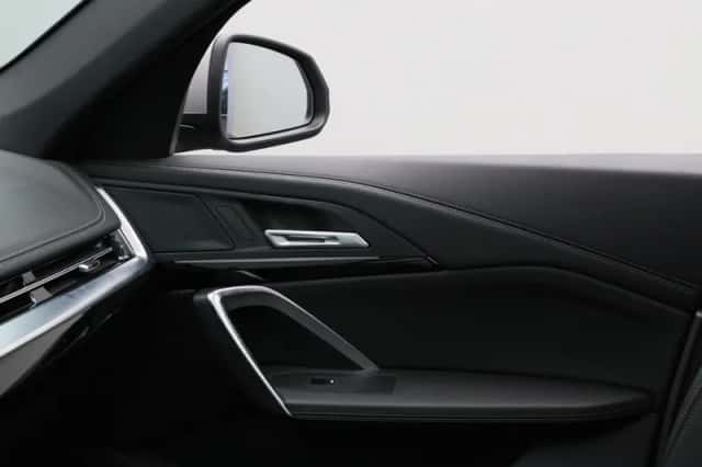 BMW iX1 (2025) thumbnail 20