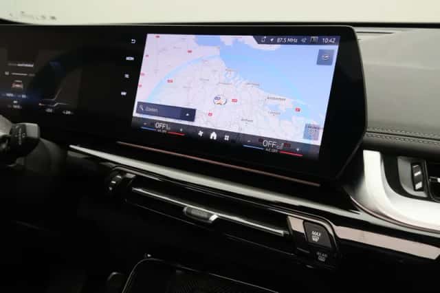 BMW iX1 (2025) thumbnail 5
