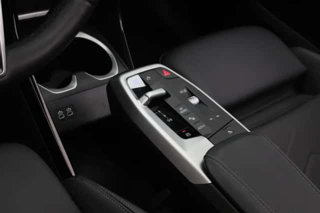 BMW iX1 (2025) thumbnail 6