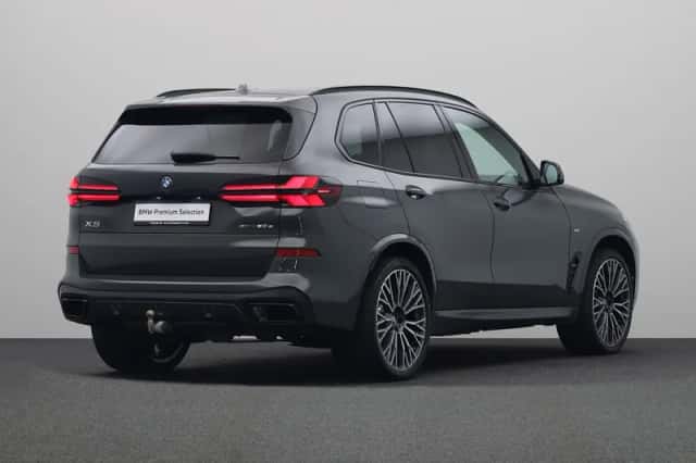 BMW X5 (2023) thumbnail 2