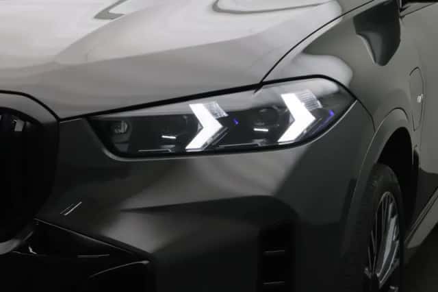 BMW X5 (2023) thumbnail 16