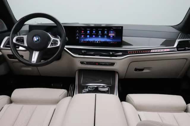 BMW X5 (2023) thumbnail 3