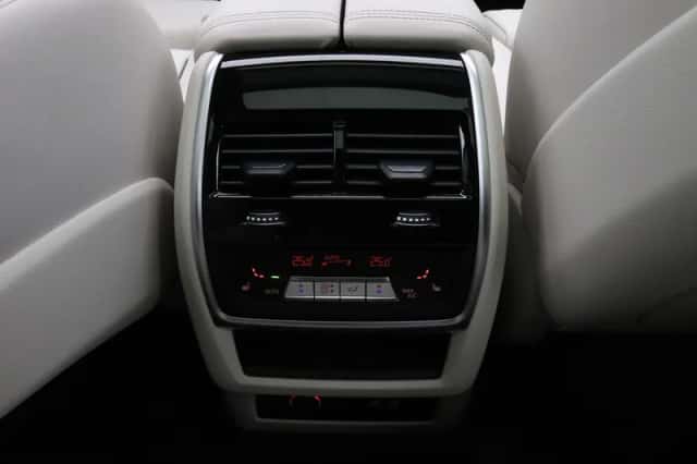 BMW X5 (2023) thumbnail 23