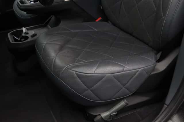 BMW iX (2023) thumbnail 4