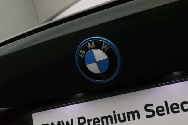BMW i4 (2024) thumbnail 11