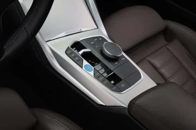 BMW i4 (2024) thumbnail 17