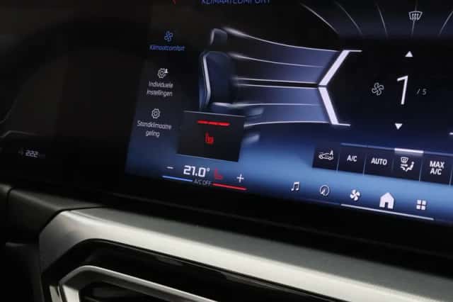 BMW i4 (2024) thumbnail 25