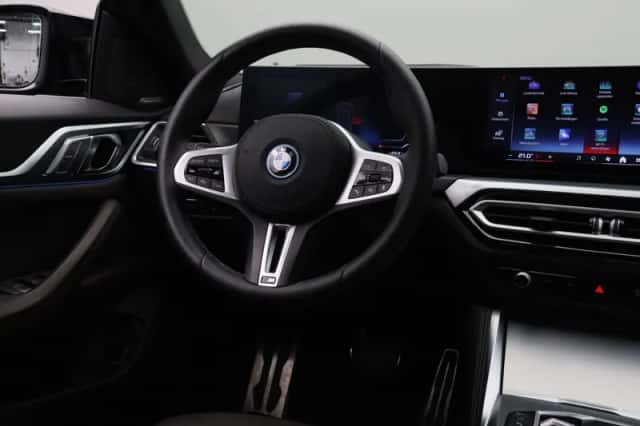 BMW i4 (2024) thumbnail 28