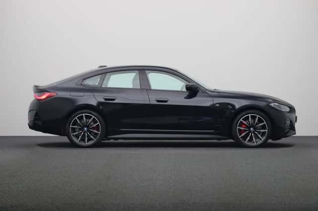 BMW i4 (2023) thumbnail 12