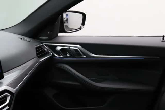 BMW i4 (2023) thumbnail 18
