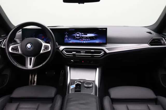 BMW i4 (2023) thumbnail 3