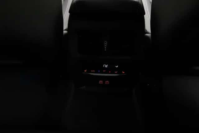 BMW i4 (2023) thumbnail 21