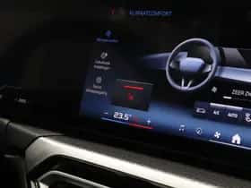 BMW i4 (2023) thumbnail 23