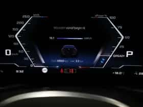 BMW i4 (2023) thumbnail 25