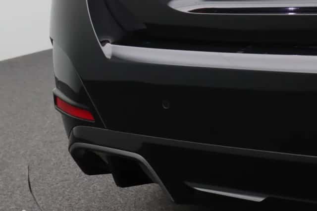 BMW i4 (2023) thumbnail 9