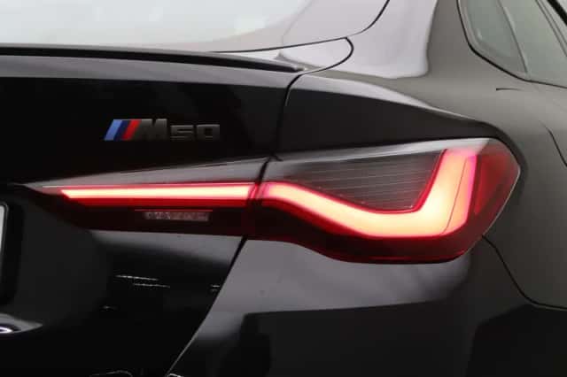 BMW i4 (2023) thumbnail 10