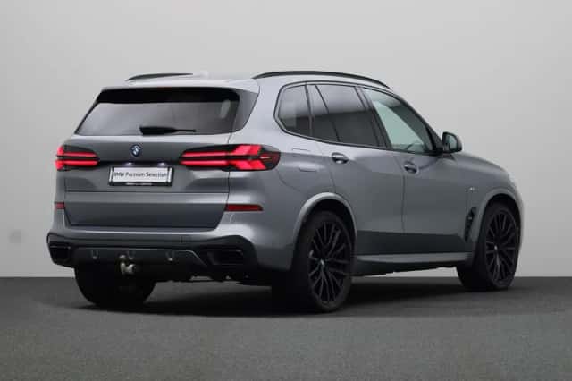 BMW X5 (2024) thumbnail 2