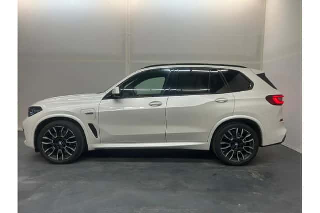 BMW X5 (2021) thumbnail 2