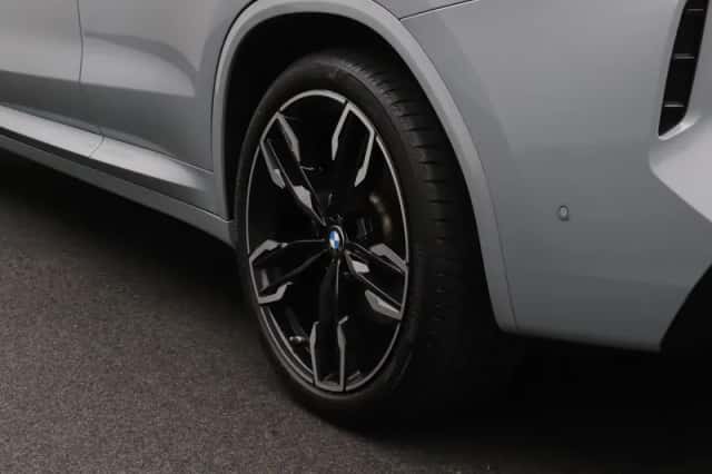 BMW X3 (2022) thumbnail 9