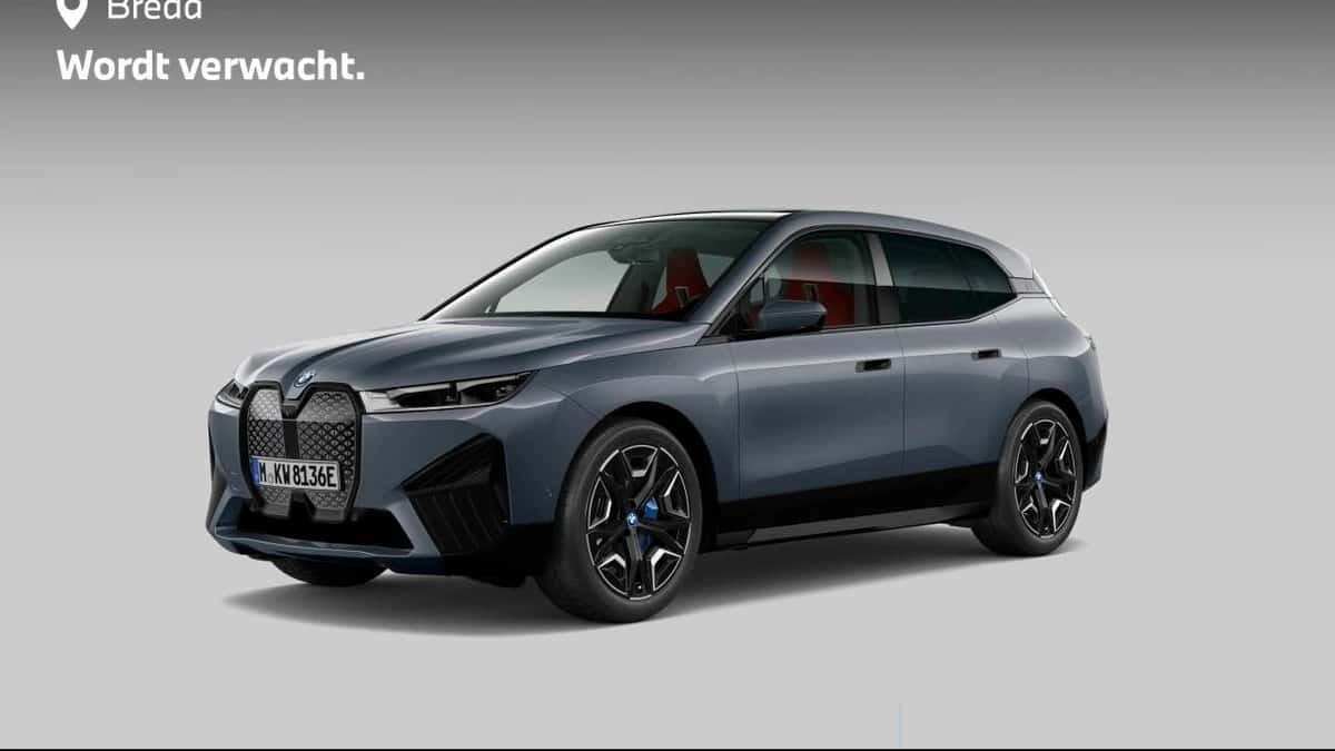 BMW iX (2022) — foto 1
