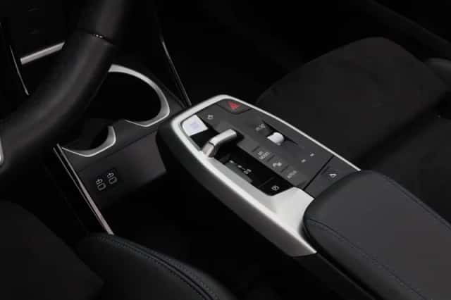 BMW iX1 (2025) thumbnail 6
