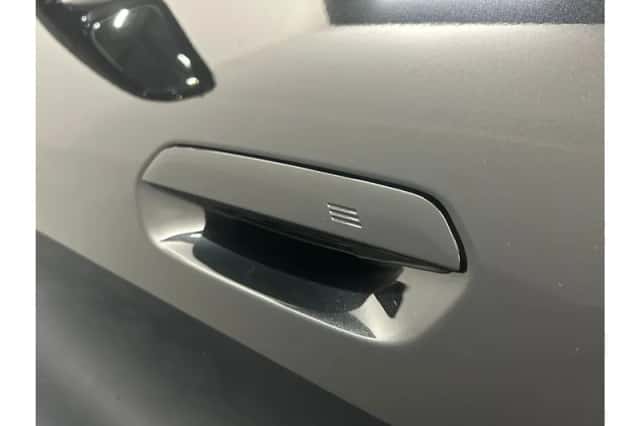 BMW i4 (2025) thumbnail 19