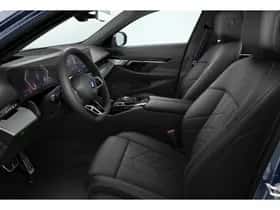 BMW i5 (2024) thumbnail 4