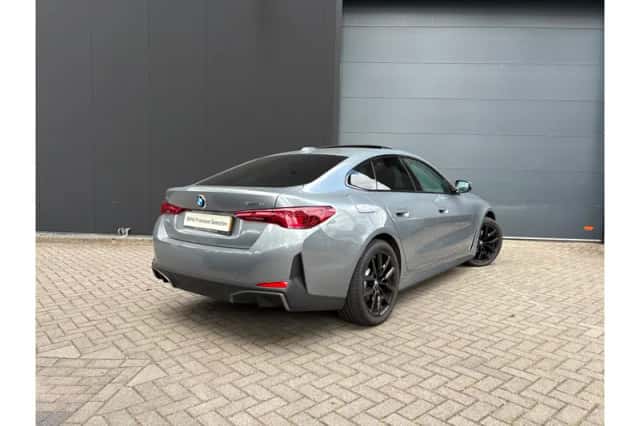 BMW i4 (2026) thumbnail 2
